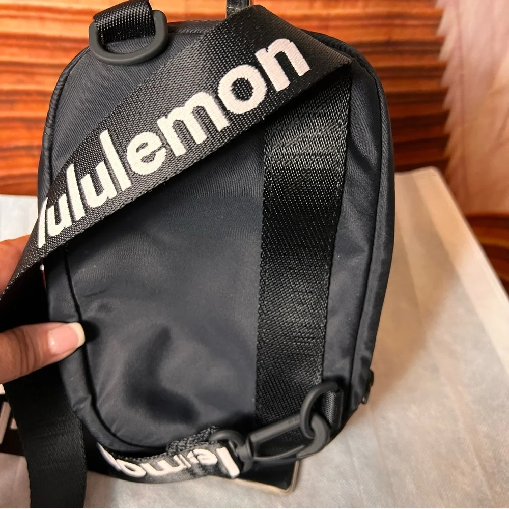 lululemon the rest is written Black Bag with Adjustable crossbody Straps - Picture 6 of 16